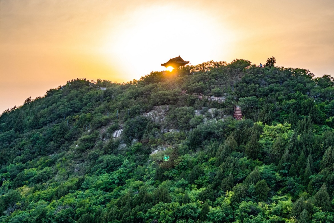 Qianfo Mountain